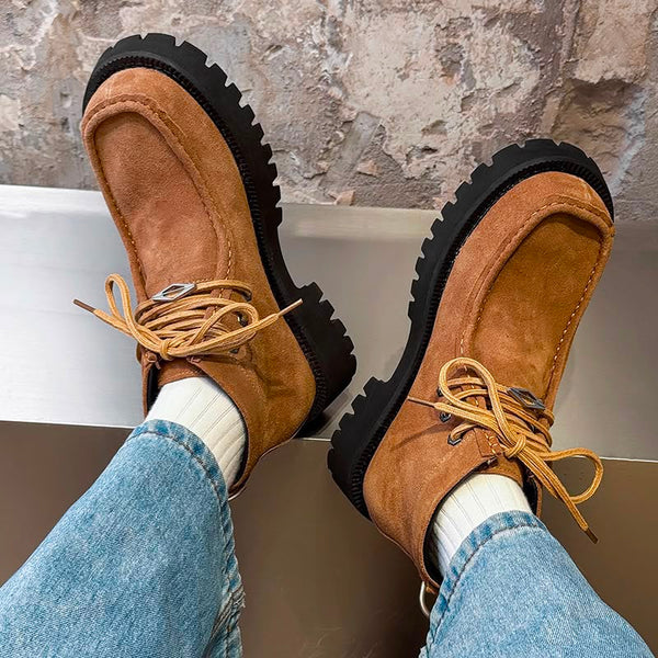 Canari Moctoe Chukka Ankle Boots In Camel Brown