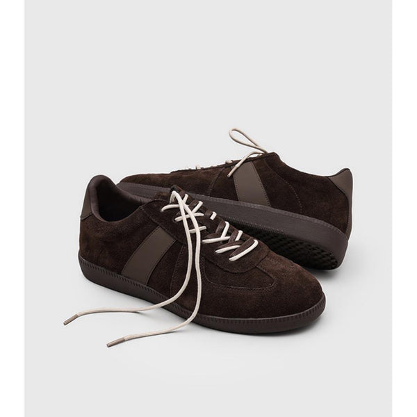 German Army Trainers in Brown